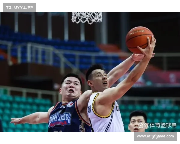 辽宁男篮训练基地温情一幕，赵继伟礼物盲盒凝聚团队精神